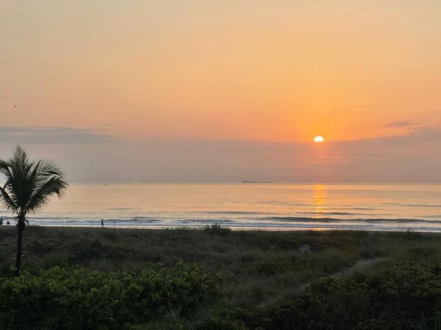 The Marlin - Cocoa Beachアパートメント エクステリア 写真